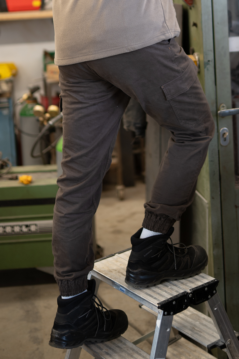 Bekleidung, Hosen, Schuh, Sneaker, Person